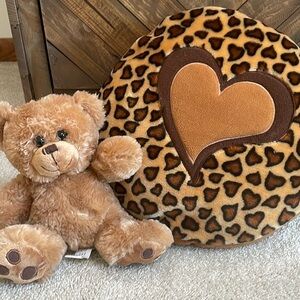 Teddybear with Round Leopard Heart Pillow ￼